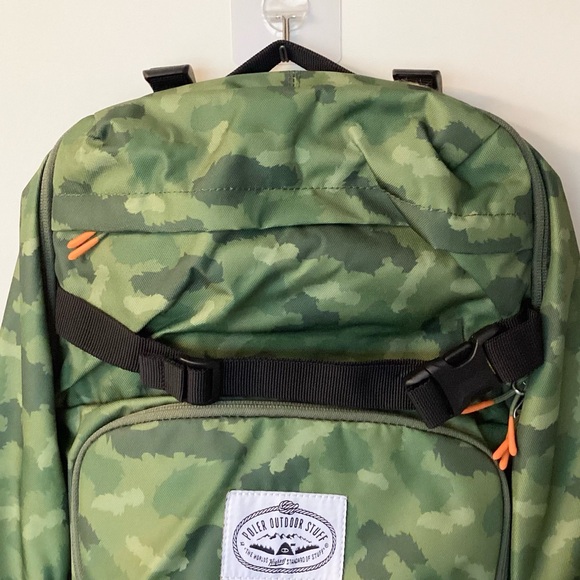 NWT Poler Outdoor Stuff Journey Backpack - Furry Camo - Green - Picture 5 of 7